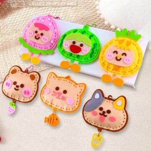 Kids Cartoon Felt Keychain Kit, DIY Sewing Craft for Gifts